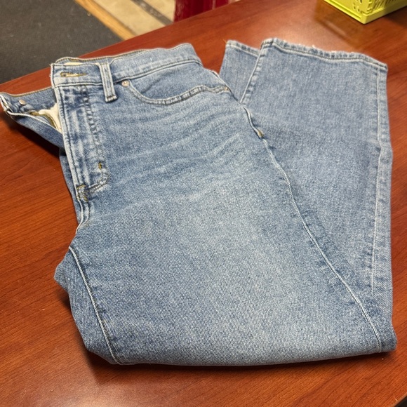 Madewell Denim - Madewell. Perfect vintage straight crop jean size 27 // 010226